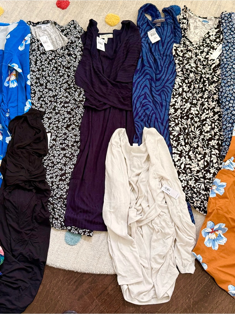 A lot of maternity dresses Pea in the Pod and Old Navy